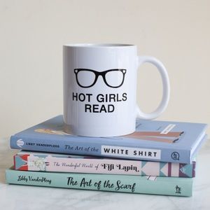Hot Girls Read Mug